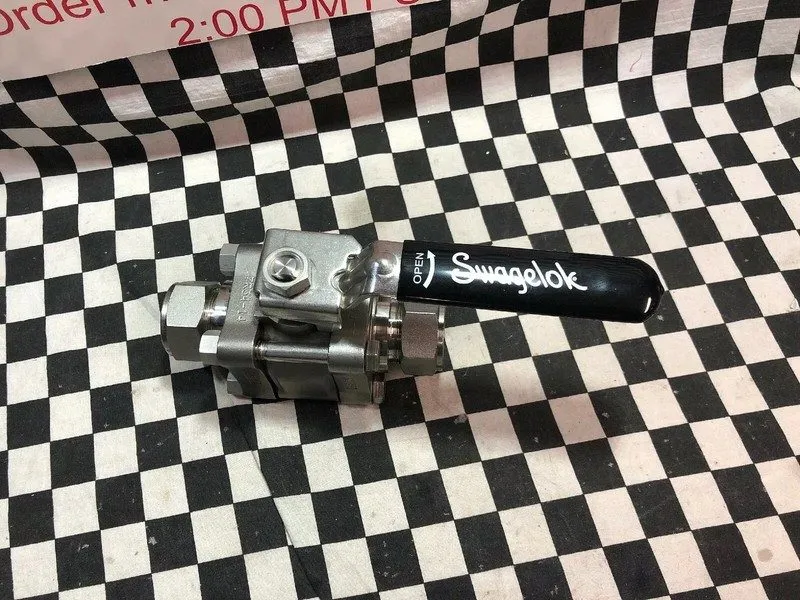 Клапан Swagelok SS-65TS16 Stainless Steel 60 Series Ball Valve