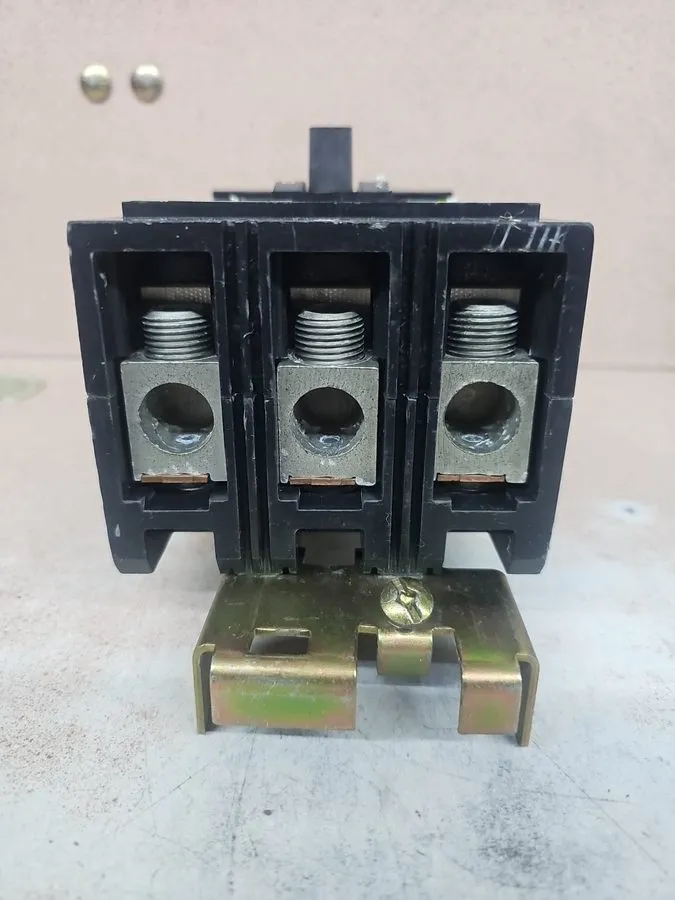 Автоматический выключатель Square D I-Line KC34225 3 Pole 225 Amp 480V Circuit B