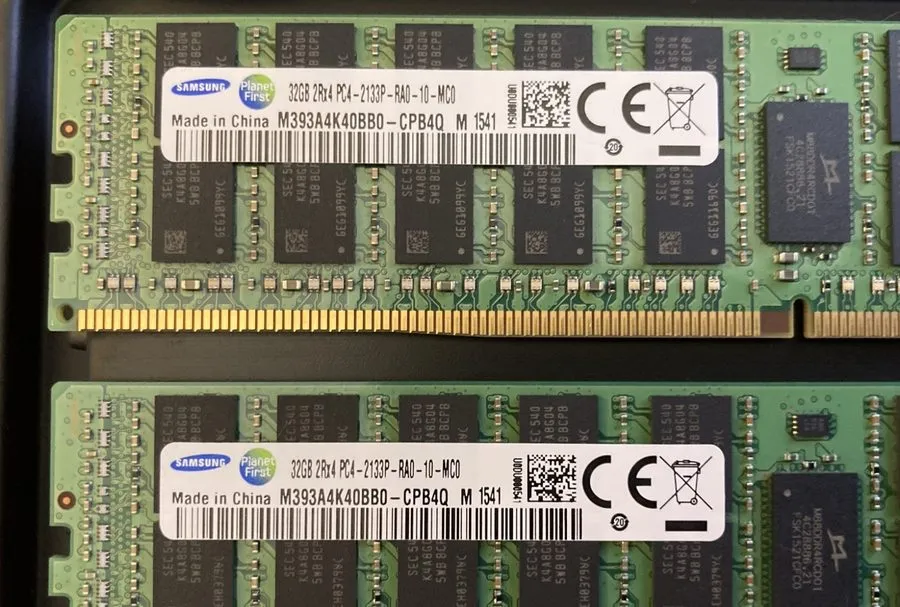 Модуль памяти Samsung 64GB (2x32GB) DDR4-2133 ECC RDIMM 2Rx4 M393A4K40BB0-CPB