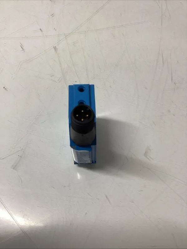 Фотоэлектрический датчик SICK WE12-3P2431 PHOTOELECTRIC SENSOR 10-30VDC VISIBLE  — фото лота 2