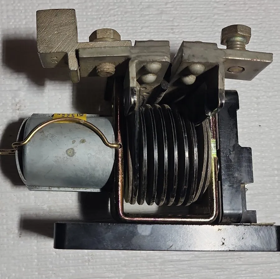 Реле ALLEN BRADLEY-810-A23A-Series B MAGNETIC OVERLOAD CIRCUIT RELAY — фото лота 1