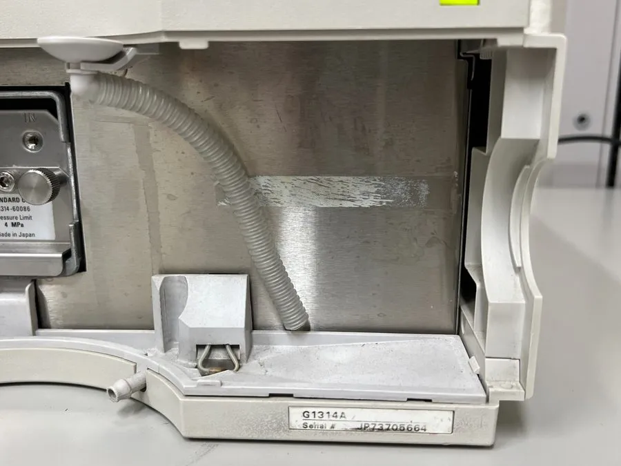 Хроматограф HP/Agilent 1100 HPLC System Pump Autosampler G1314A VWD Detector #18