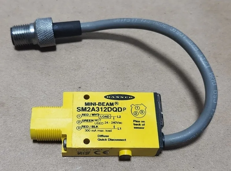 Фотоэлектрический датчик BANNER SM2A312DQD Mini-Beam Photoelectric Sensor 24-240