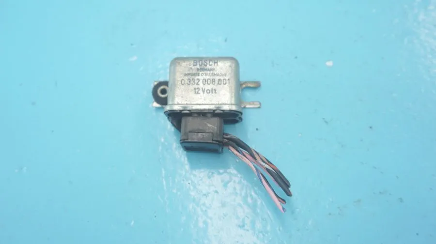 Реле MERCEDES--BENZ W109 300SEL W108 W113 BOSCH COLD START RELAY 0332008001 — фото лота 1