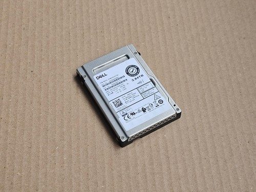 SSD-накопитель Dell N85XX / KIOXIA Toshiba KPM5XRUG3T84 SDFBE84DAB01 3.84TB 12Gb