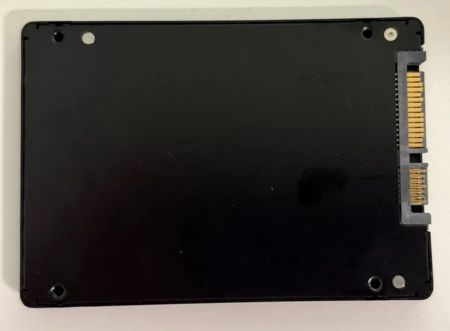 SSD-накопитель Micron 2TB SATA MTFDDAK2T0TBN 1100 SATA 6Gb/s SSD MTFDDAK2T0TBN-1