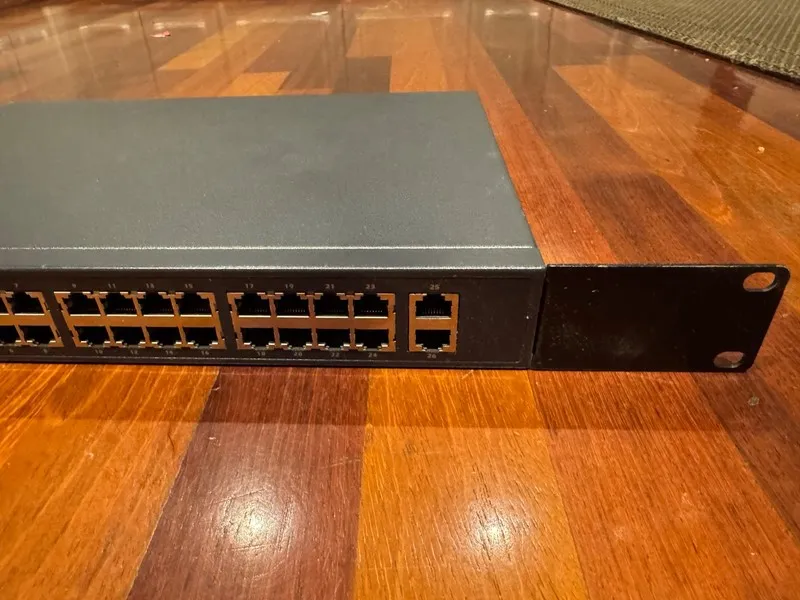 Коммутатор Dell PowerConnect 2324 24-Port Gigabit Rackmount Switch Unmanaged RJ-
