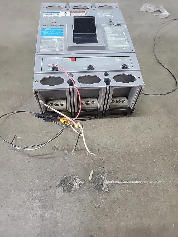 Автоматический выключатель Siemens Sentron LXD63B600 Main Breaker 600A 3-Pole 60