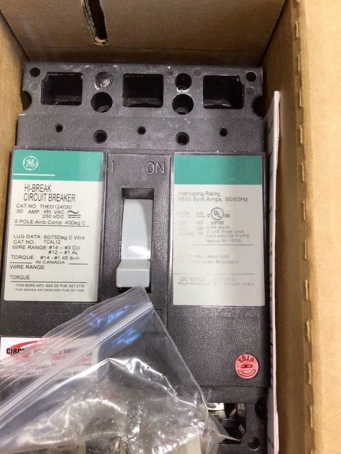 Автоматический выключатель General Electric THED124030 30 Amp 2 Pole 480V Circui