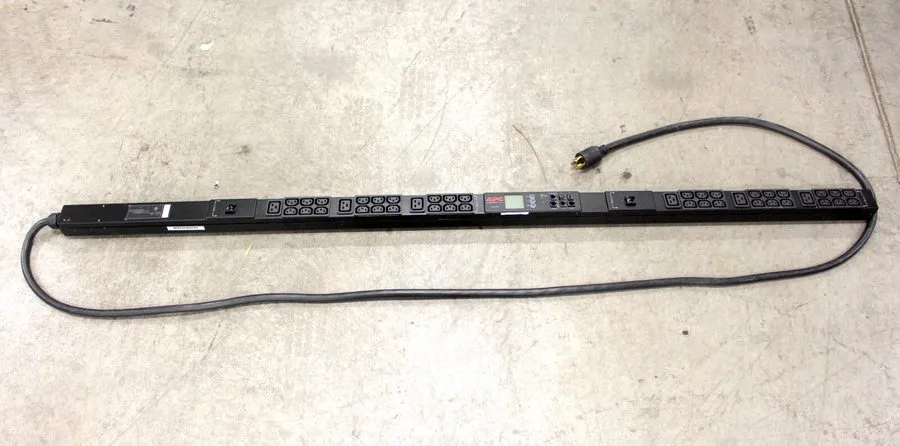 Блок розеток PDU APC AP8861 Metered Rack PDU 0U 5.7kW 208V 36x C13 6x C19 2x 5-2