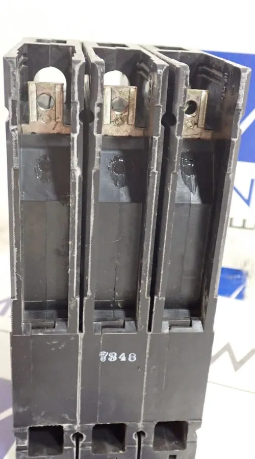 Автоматический выключатель Siemens Sentron Circuit Breaker HED43B100 3P 100 Amp  — фото лота 3
