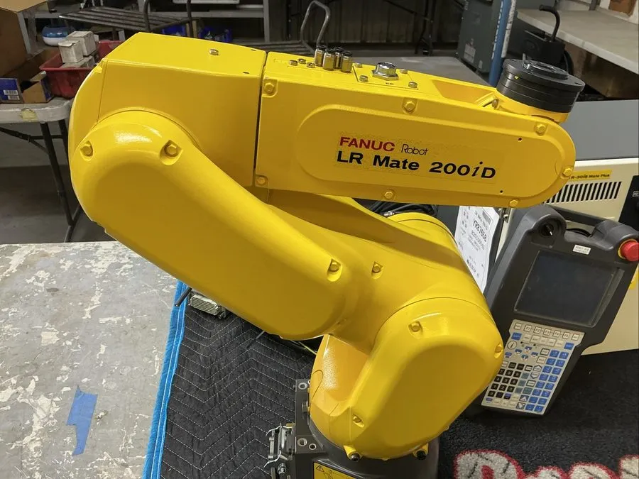 Робот FANUC LR Mate 200iD/LR Robot System w/ R30iB Mate Plus Controller 2019/20  — фото лота 1