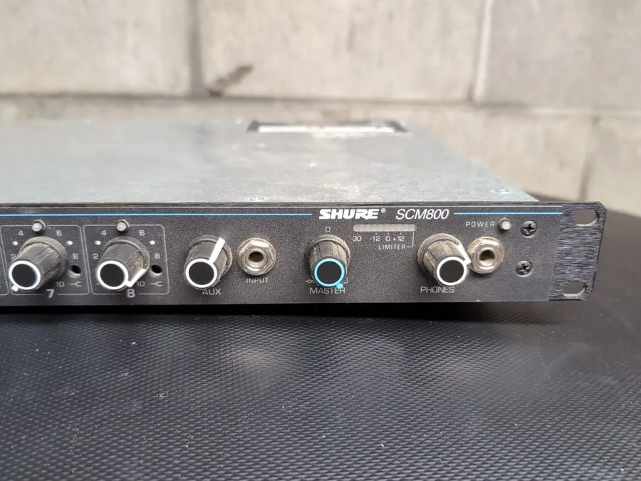 Микшерный пульт Shure SCM800 Rackmount Professional 8 Channel Microphone Mixer