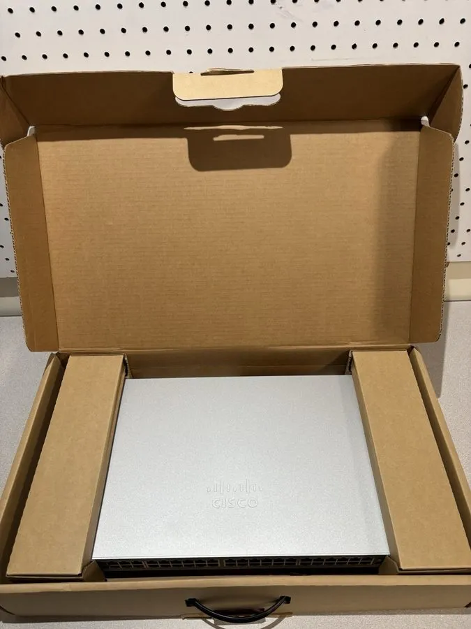 Коммутатор Cisco Meraki MS130-48-HW Cloud Managed 48 Port Switch Unclaimed — фото лота 2