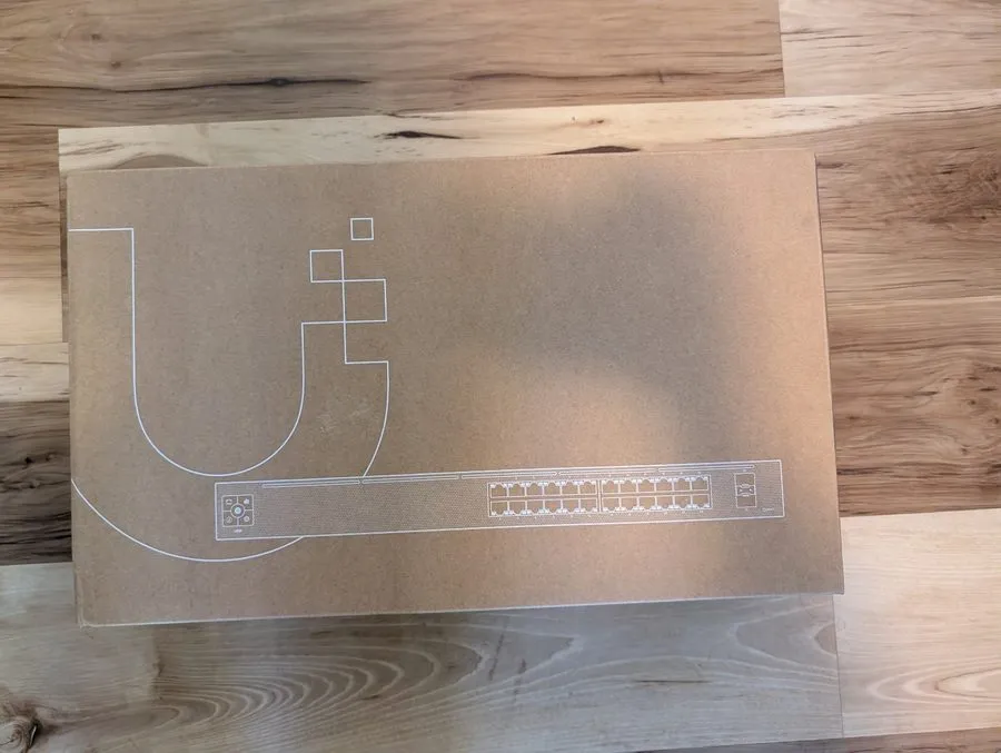Коммутатор Ubiquiti UniFi USW-24 24-Port Gigabit Managed Switch SFP Rackmount — фото лота 1