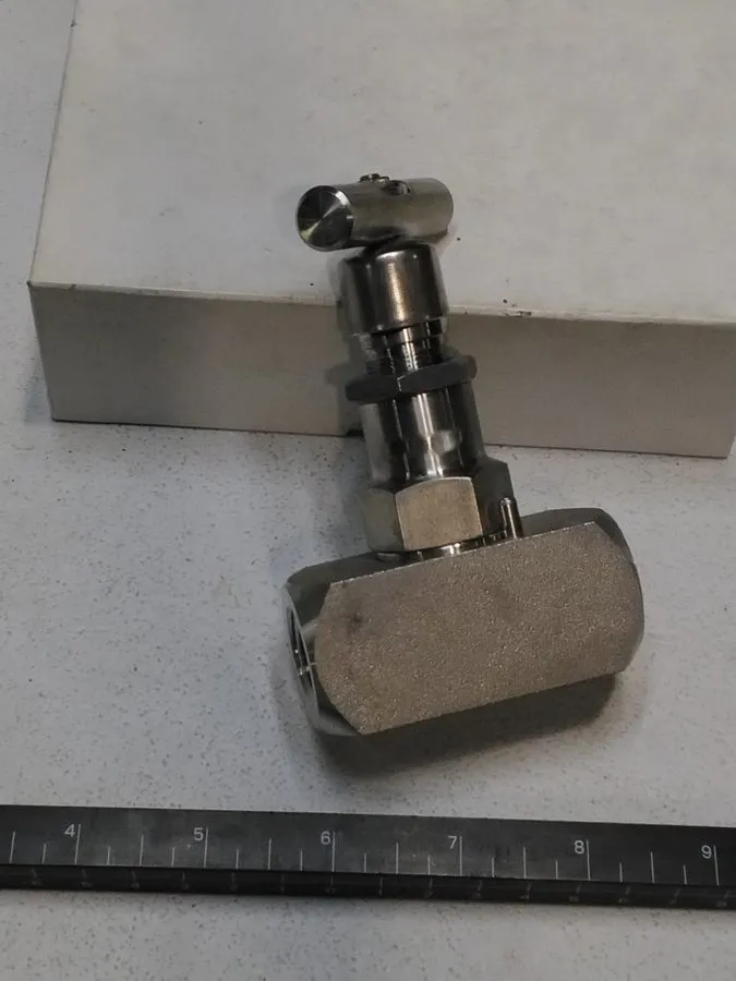 Клапан Swagelok needle valve SS-8GUF8-G, 1/2", 316SS 6000psi
