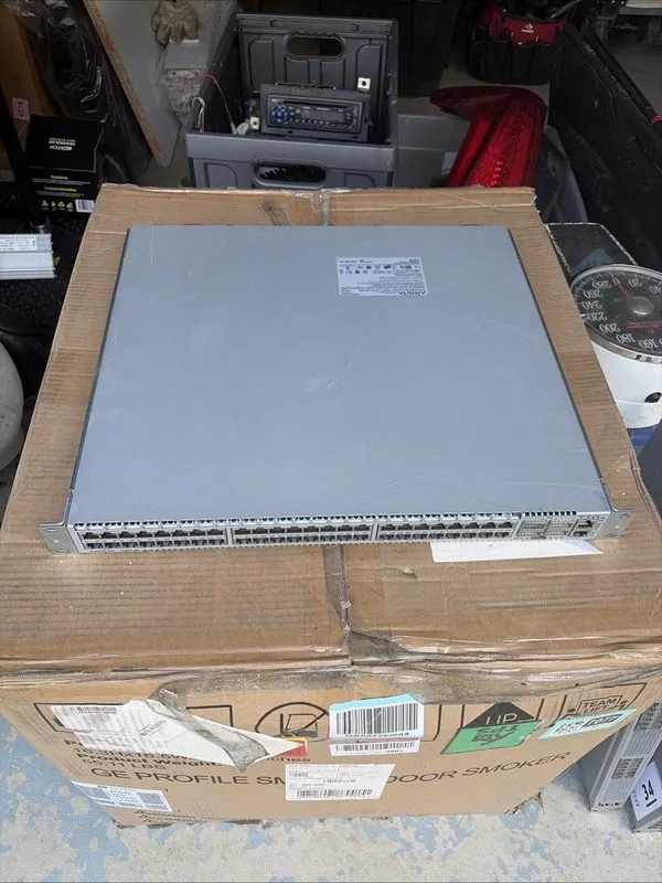 Трансивер Arista DCS-7050T-64-F 48 1/10GbE 4x 40G QSFP+ L4 Switch Front-to-Rear 