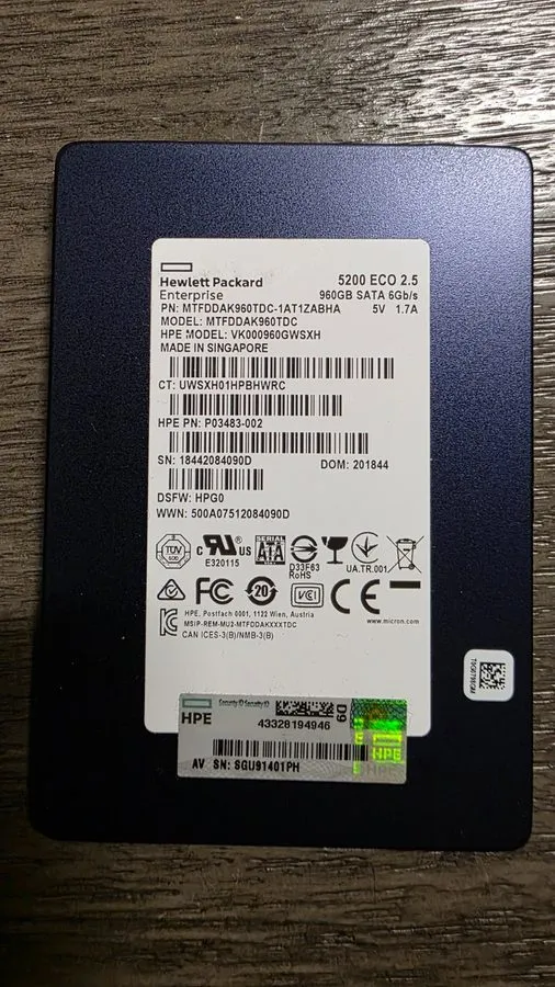 SSD-накопитель Micron 5200 ECO 960GB 2.5in SATA III 6Gb/s Internal SSD MTFDDAK96