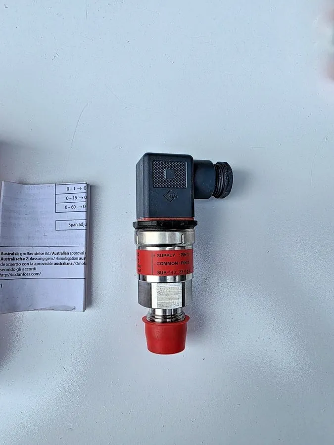 Датчик давления Danfoss 060G1472 pressure transmitter — фото лота 1