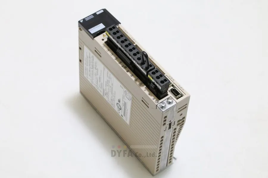 Сервопривод YASKAWA SIGMA5 SGDV-R90A05A SERVOPACK 100W DRV-I-3529=9B26