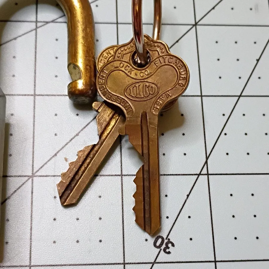 Такелажная скоба ILCO Brass Pin Tumbler Padlock Keyway A 5-Pin 5/16" Shackle 2 K — фото лота 1