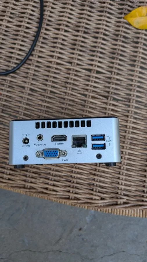 Оргтехника Intel NUC5CPYH NUC Desktop PC + 4GB RAM NO HDD / SSD