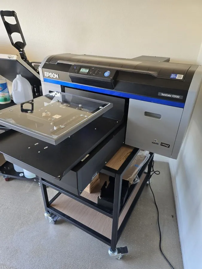 Принтер Epson F2100 DTG Printer W/ Small, Medium, Large Platters Included