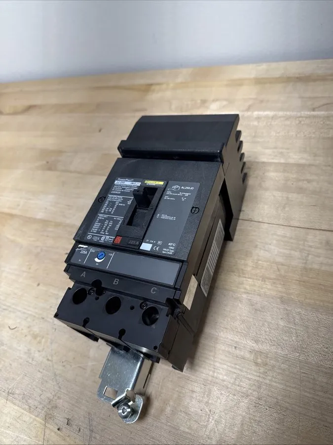 Автоматический выключатель SQUARE D JJA36225 JJA I-LINE 3 POLE 225 AMP 480v 65KA