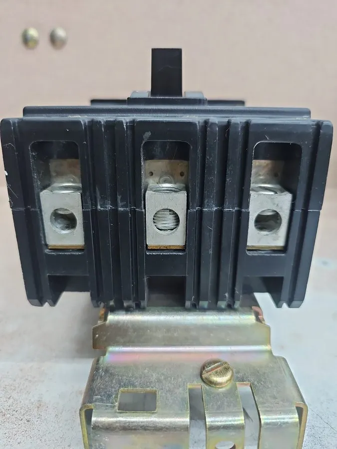 Автоматический выключатель Square D FA34100 3p 100 amp 480v Gray I line Circuit