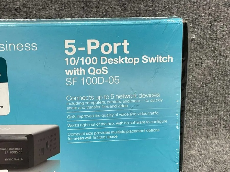 Коммутатор Cisco (SF100D-05) 5-Port 10/100 Desktop Switch with QoS
