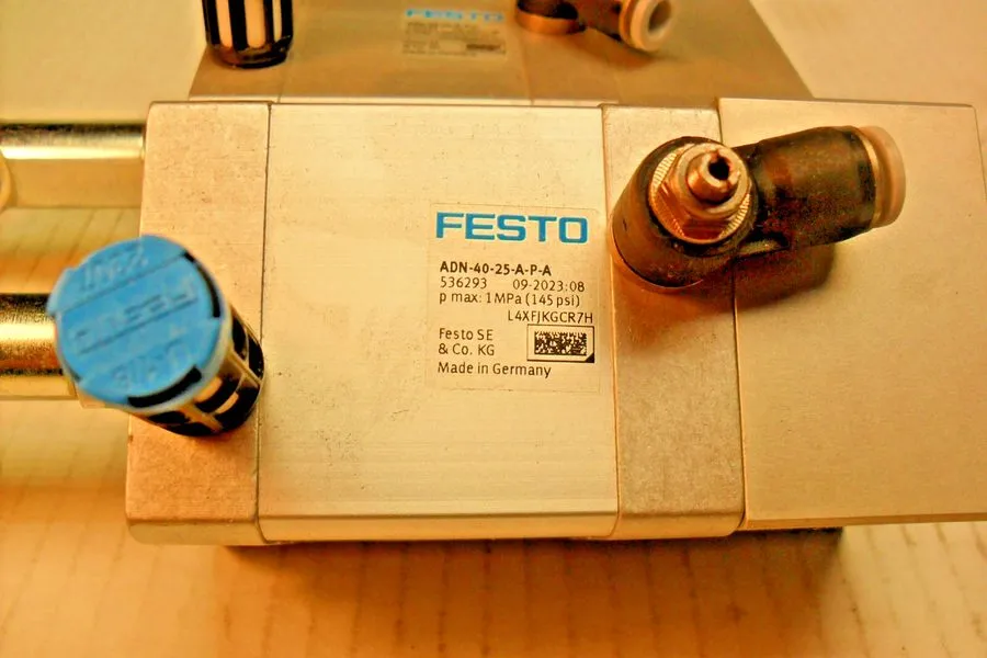Пневмоцилиндр Festo ADN-40-25-A-P-A Compact Cylinder, ø40mm Bore, 25mm Stroke, 1
