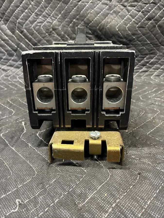 Автоматический выключатель Square D I-Line KC34225 3 Pole 225 Amp 480V Circuit B