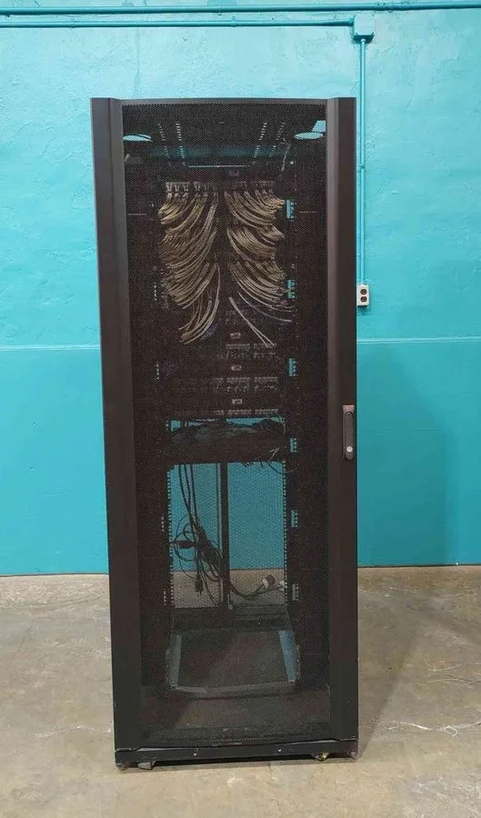 Стойка/шкаф APC AR3150 Server Rack Enclosure NetShelter SX 42U IP20 29" W x 42"