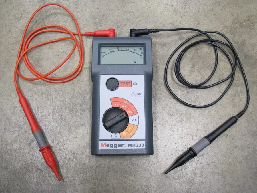 Тестер Megger MIT230 Meter Insulation Tester