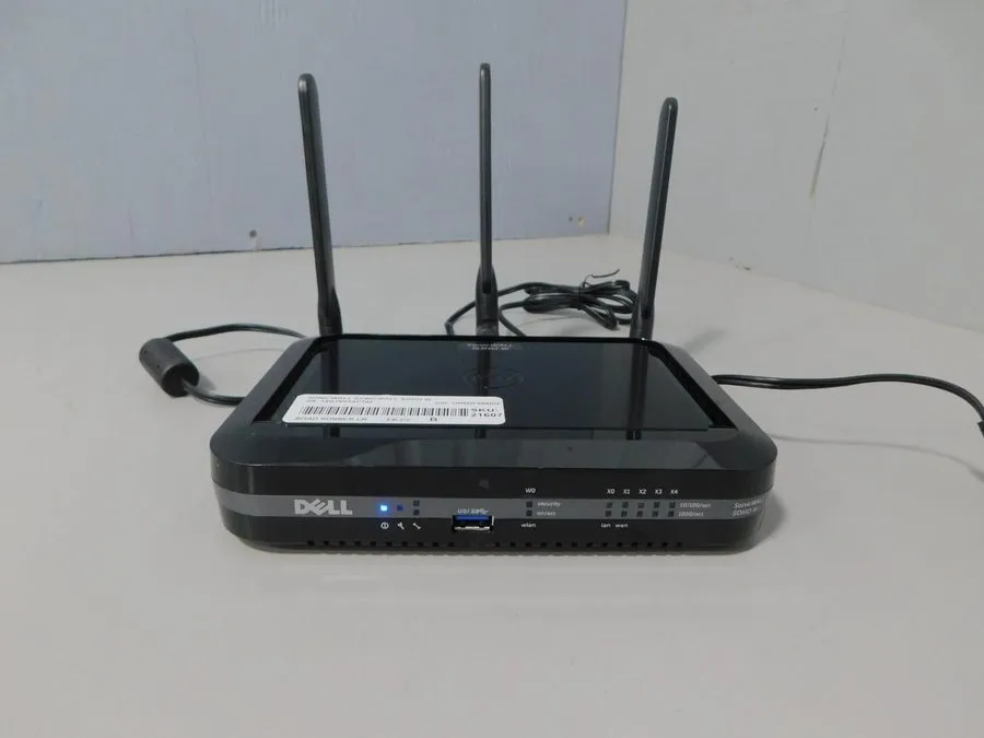 Межсетевой экран SonicWall SOHO 250 W APL41-0BA Wireless Network Security Firewa