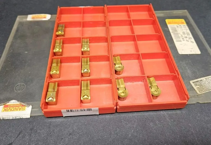 Режущий инструмент Sandvik Coromant N151.2-1000-80-4P 235 Profiling Insert