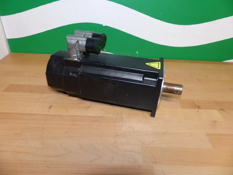 Серводвигатель Beckhoff AM3043-1E31-0000 SERVO MOTOR