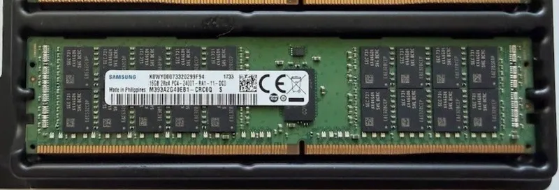 Модуль памяти Samsung Server RAM 16GB 2Rx4 PC4-2400T DDR4 M393A2G40EB1-CRC0Q M E