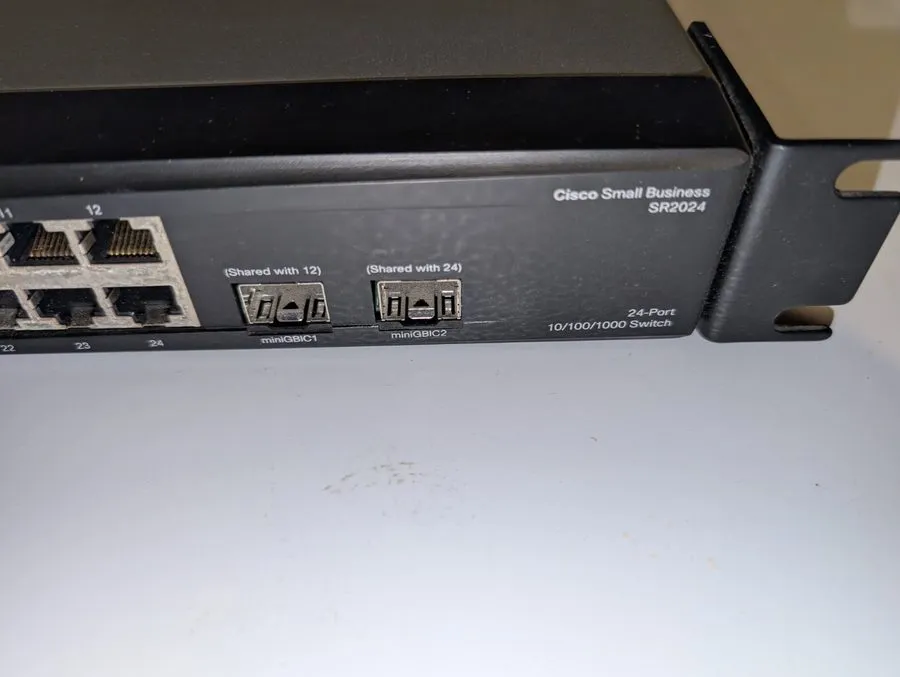 Коммутатор Cisco Small Bussiness 24 Port 10/100/1000 Switch SR2024C
