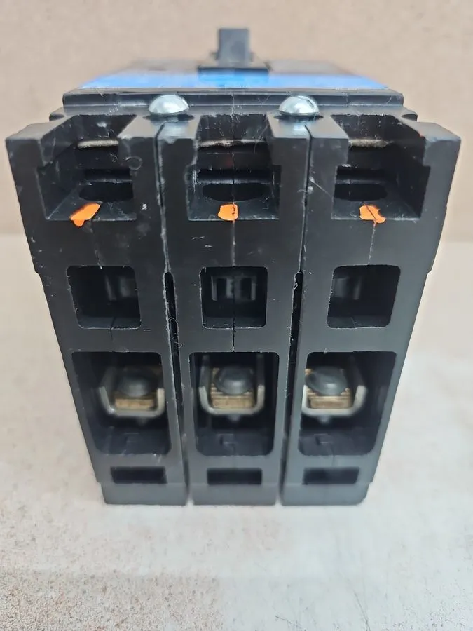 Автоматический выключатель Siemens Sentron ED6 ED63B025 25A 3-Pole 600V AC Circu