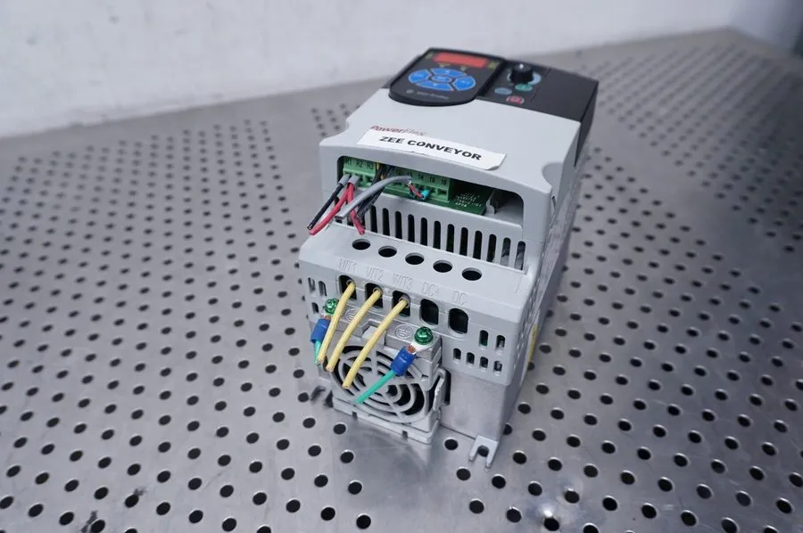 Частотный преобразователь ALLEN-BRADLEY POWERFLEX 4M 2.2KW / 3.0HP AC DRIVE 22F-