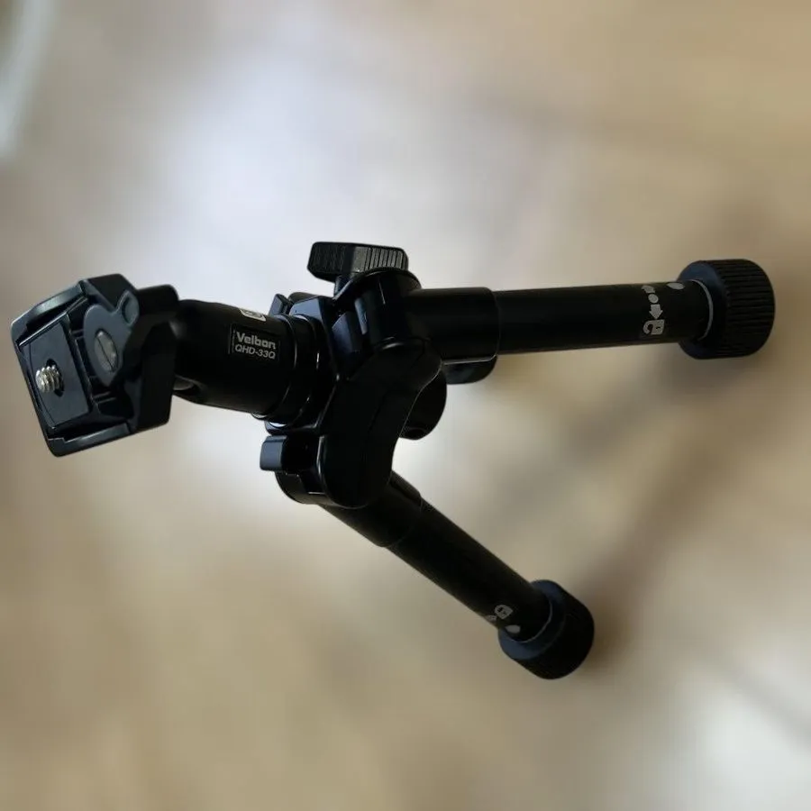 Оборудование видеонаблюдения Velbon ULTRAminiQ Compact Mini Tripod with QHD-33Q  — фото лота 1