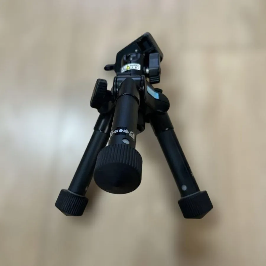 Оборудование видеонаблюдения Velbon ULTRAminiQ Compact Mini Tripod with QHD-33Q  — фото лота 2