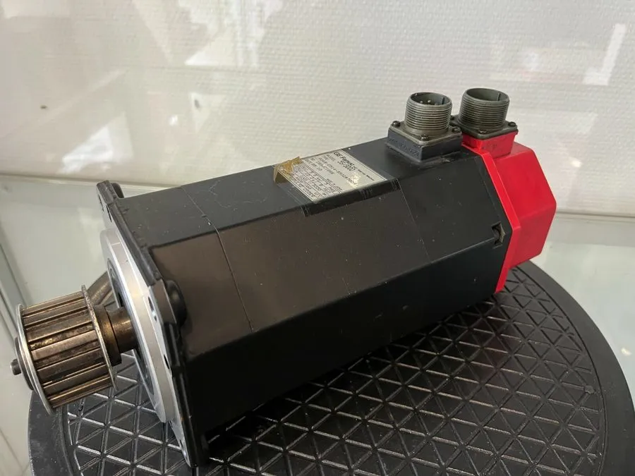 Серводвигатель Fanuc AC Servo Motor, Model: 5S/3000, Type: A06B-0514-B505#7008