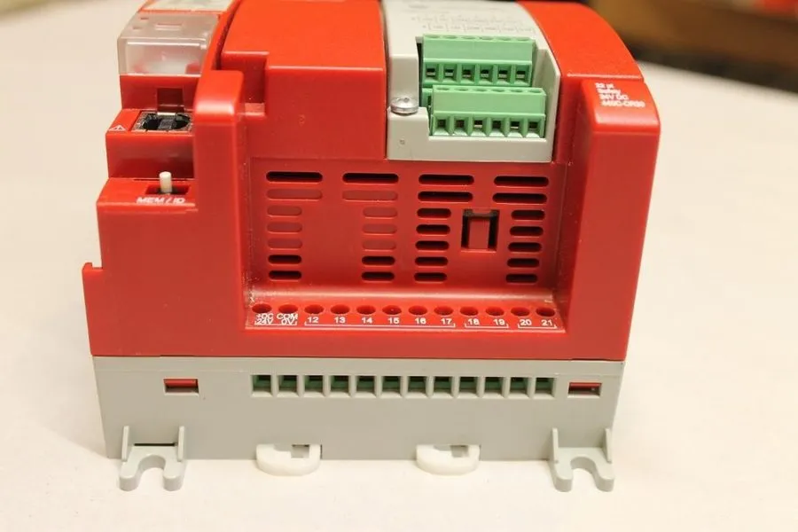 Реле безопасности Allen-Bradley Guardmaster CR30 Safety Relay 440C-CR30-22BBB 24 — фото лота 1
