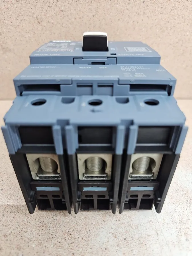 Автоматический выключатель SIEMENS CIRCUIT BREAKER 3VA4160-5ED34-0AA0 60A 600Y/3