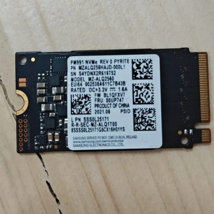 SSD-накопитель Samsung PM991 256GB SSD 2242 PCIe NVMe MZ-ALQ2560