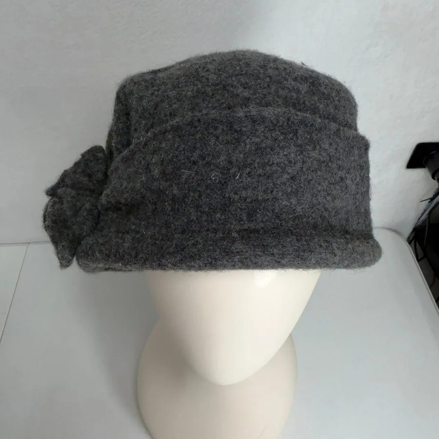 Операторское оборудование D&Y Navy Blue 100% Wool Cloche Hat with Side Flower De