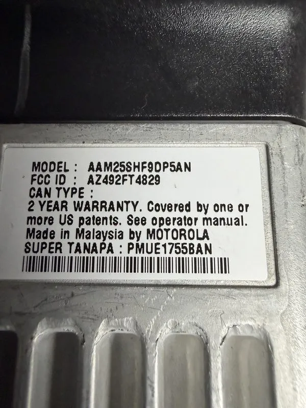 Радиостанция MOTOROLA CDM1550 LS+ MOBILE RADIO 403-470 UHF 25 WATT 16 CH GMRS HA — фото лота 2