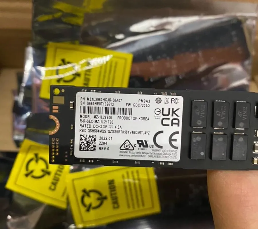 SSD-накопитель Samsung PM9A3 M.2 22x110mm 960GB PCIe 4.0 x4 NVMe SSD MZ1L2960HCJ